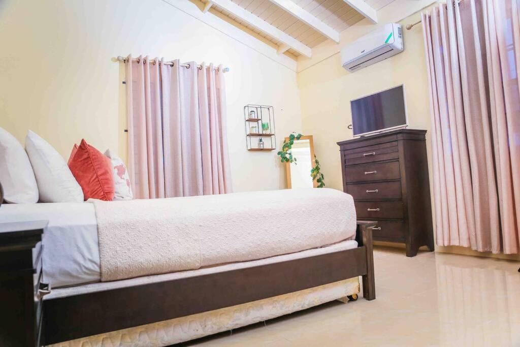Villas In Draxhall, Pool, Gym, Tennis, Kids Playground Mammee Bay Exterior photo
